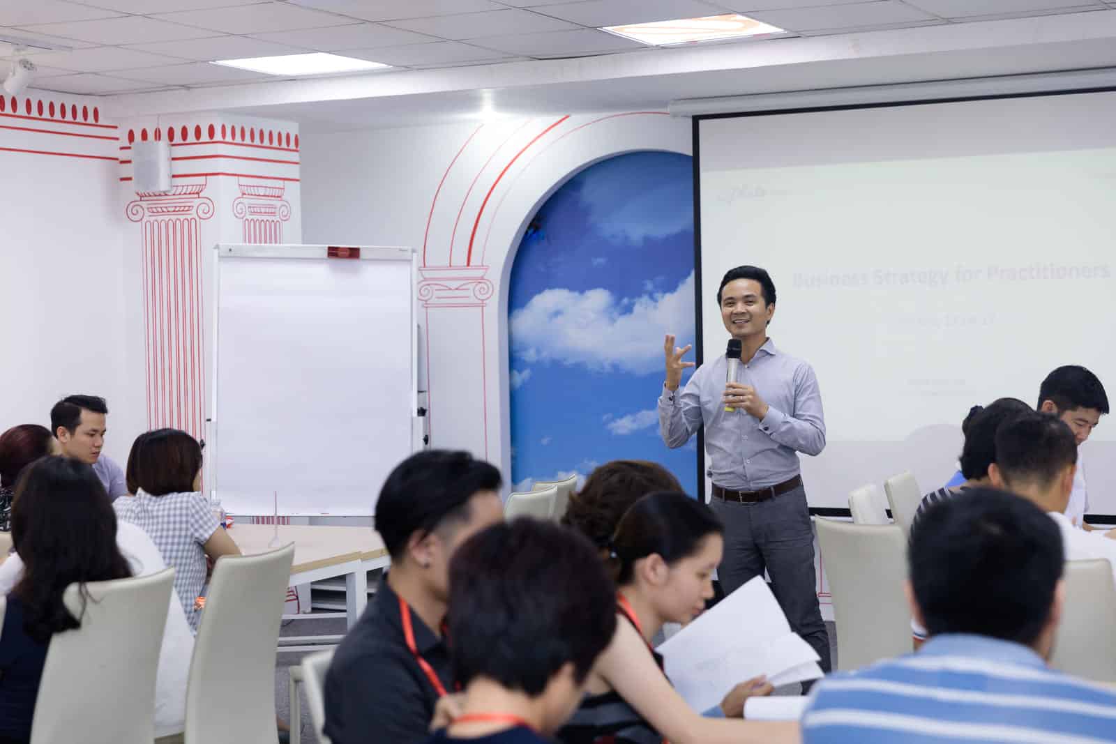 Business strategy for practitioners 01 – Lớp học tài năng.