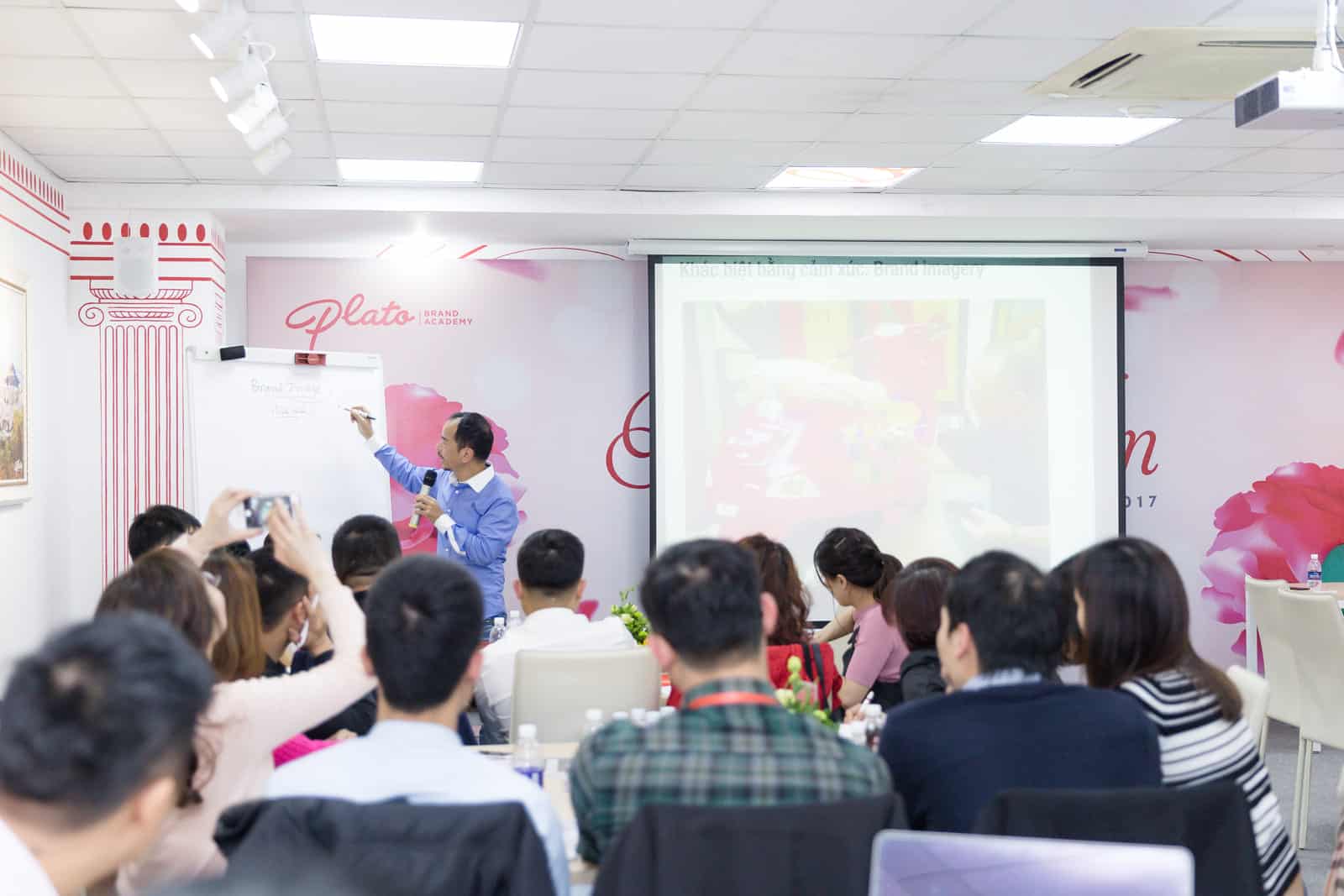 Tháng 3 – Tháng của những người đàn ông Brand 26