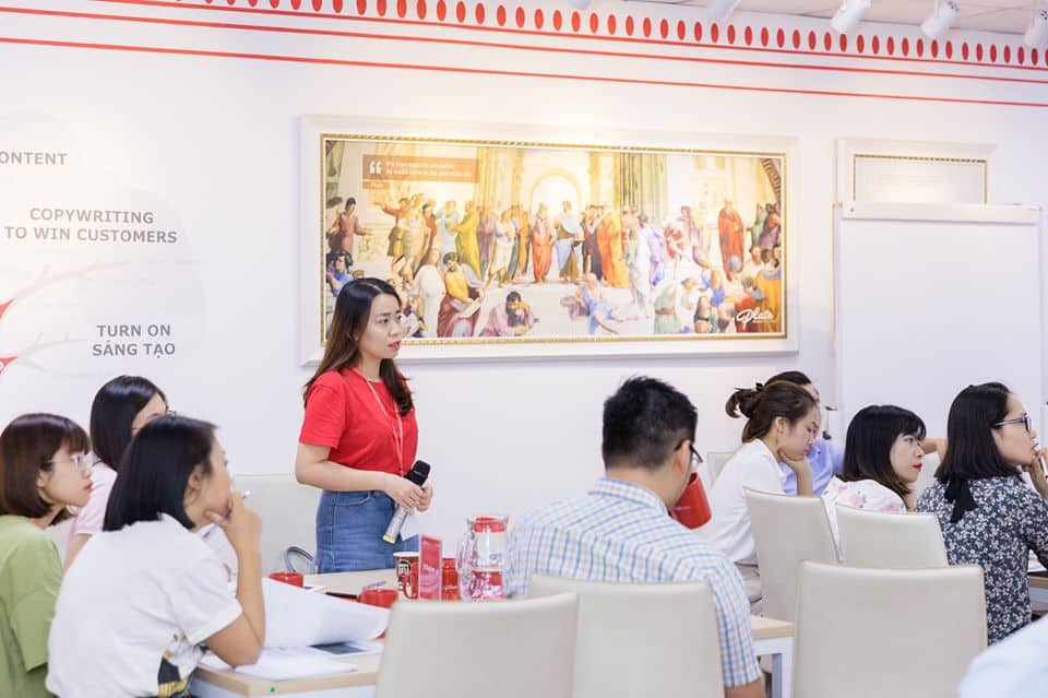 thấu hiểu khách hàng